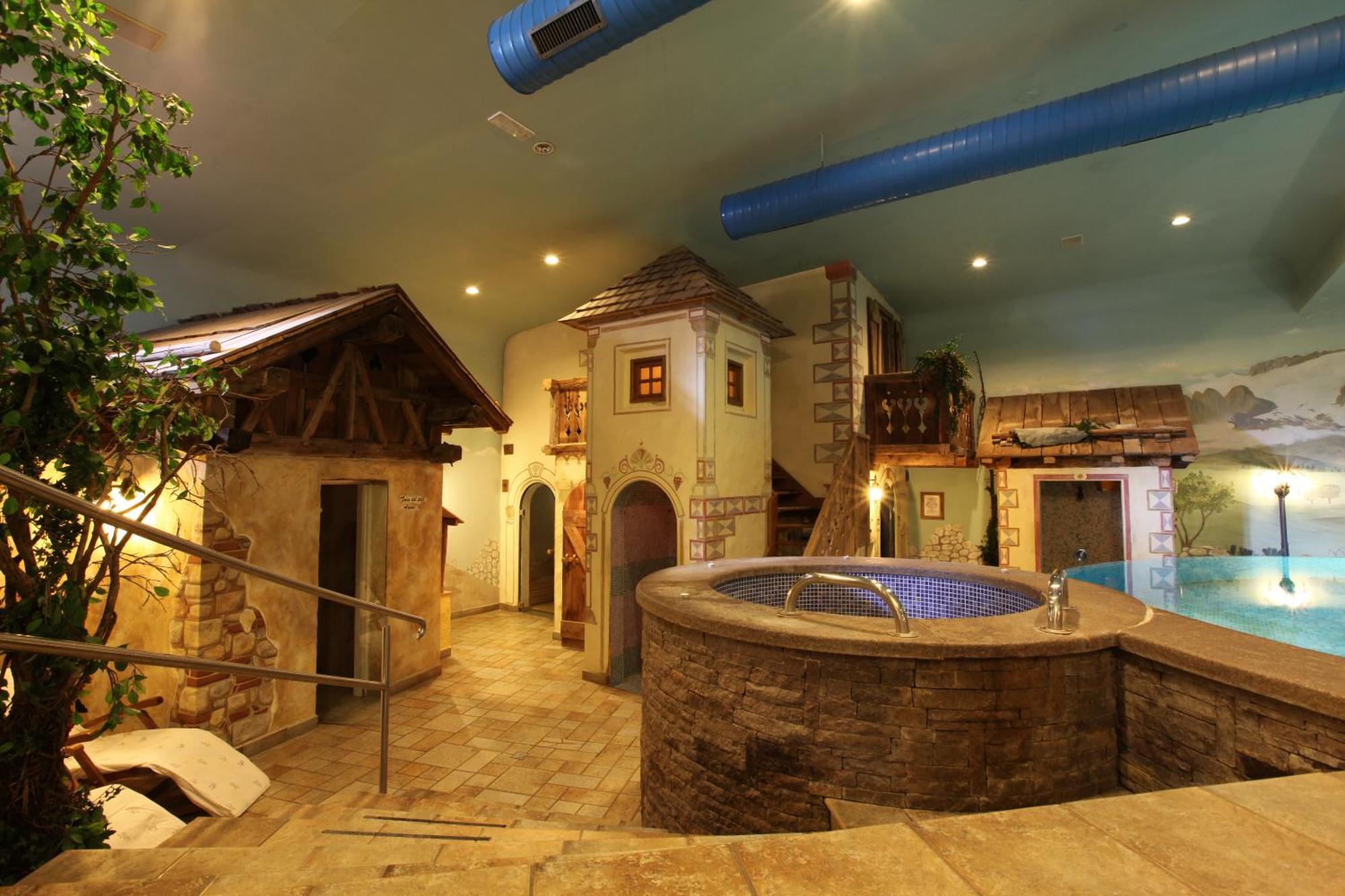 Hotel La Perla Canazei Extérieur photo