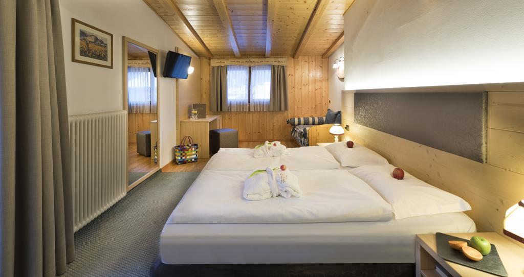 Hotel La Perla Canazei Extérieur photo