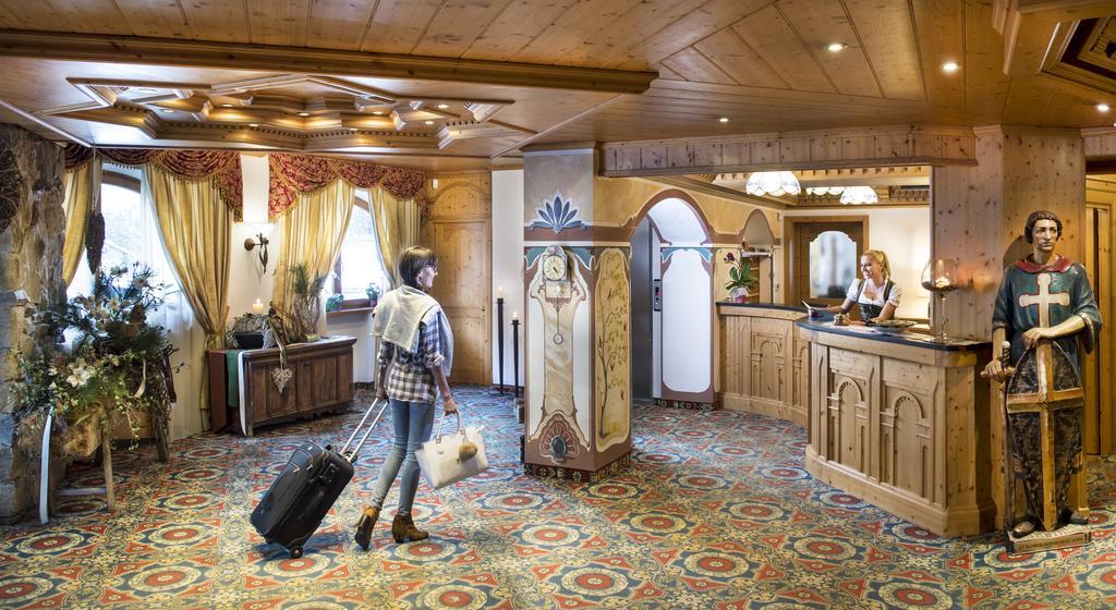 Hotel La Perla Canazei Extérieur photo