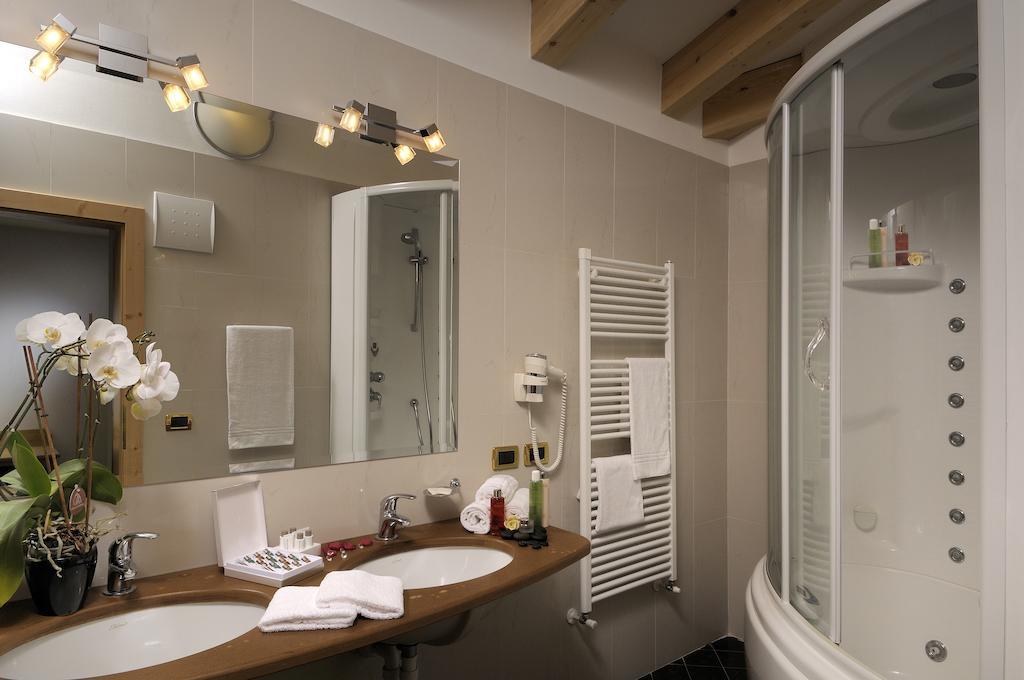 Hotel La Perla Canazei Extérieur photo