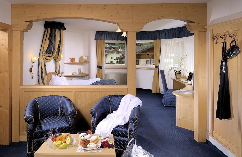 Hotel La Perla Canazei Chambre photo