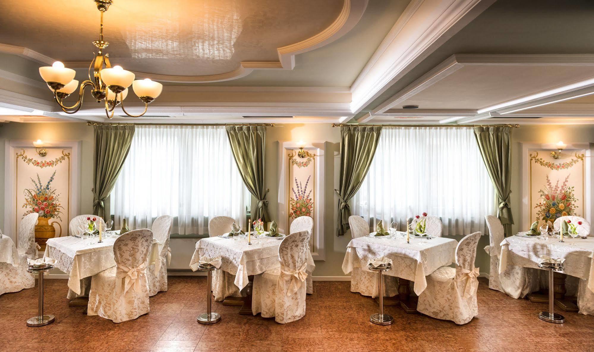 Hotel La Perla Canazei Extérieur photo