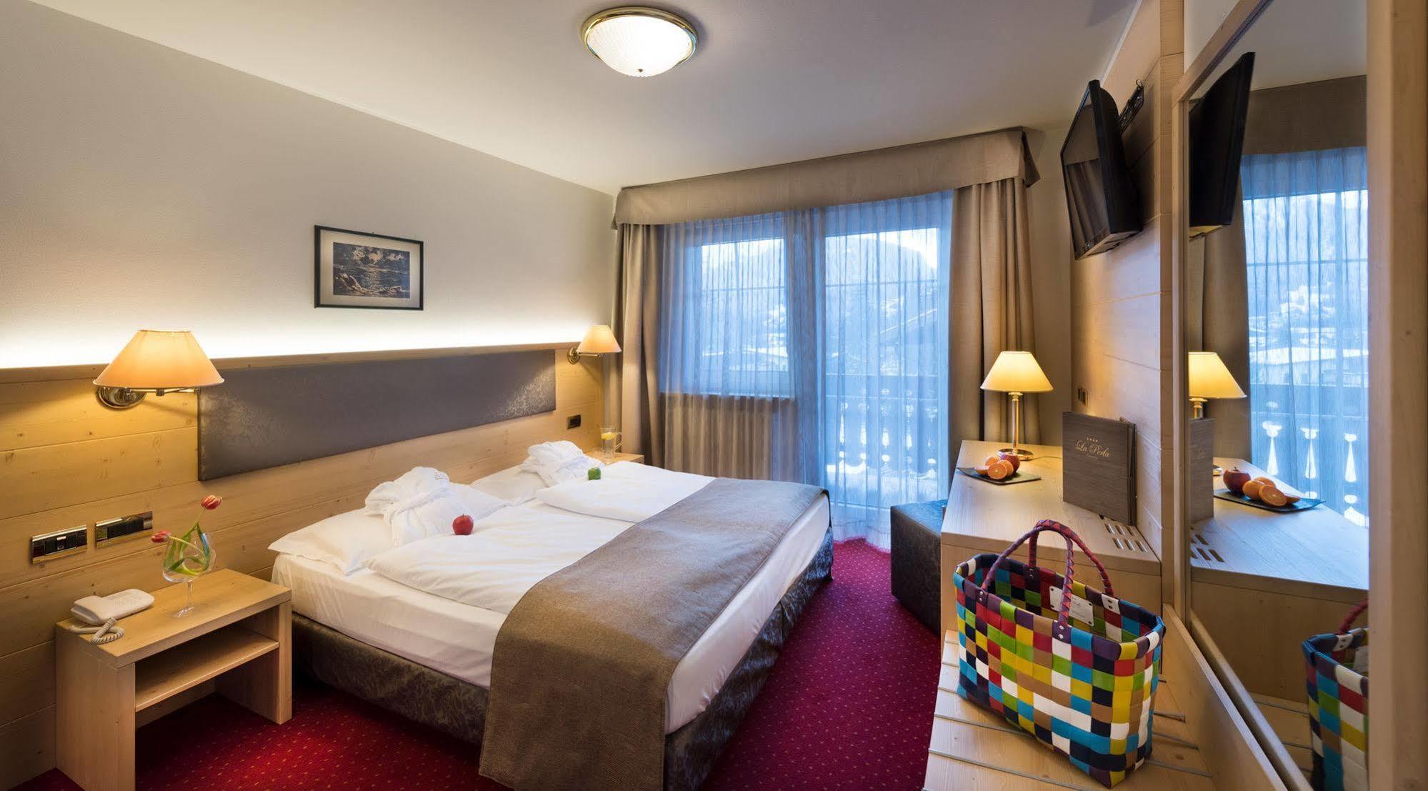 Hotel La Perla Canazei Extérieur photo