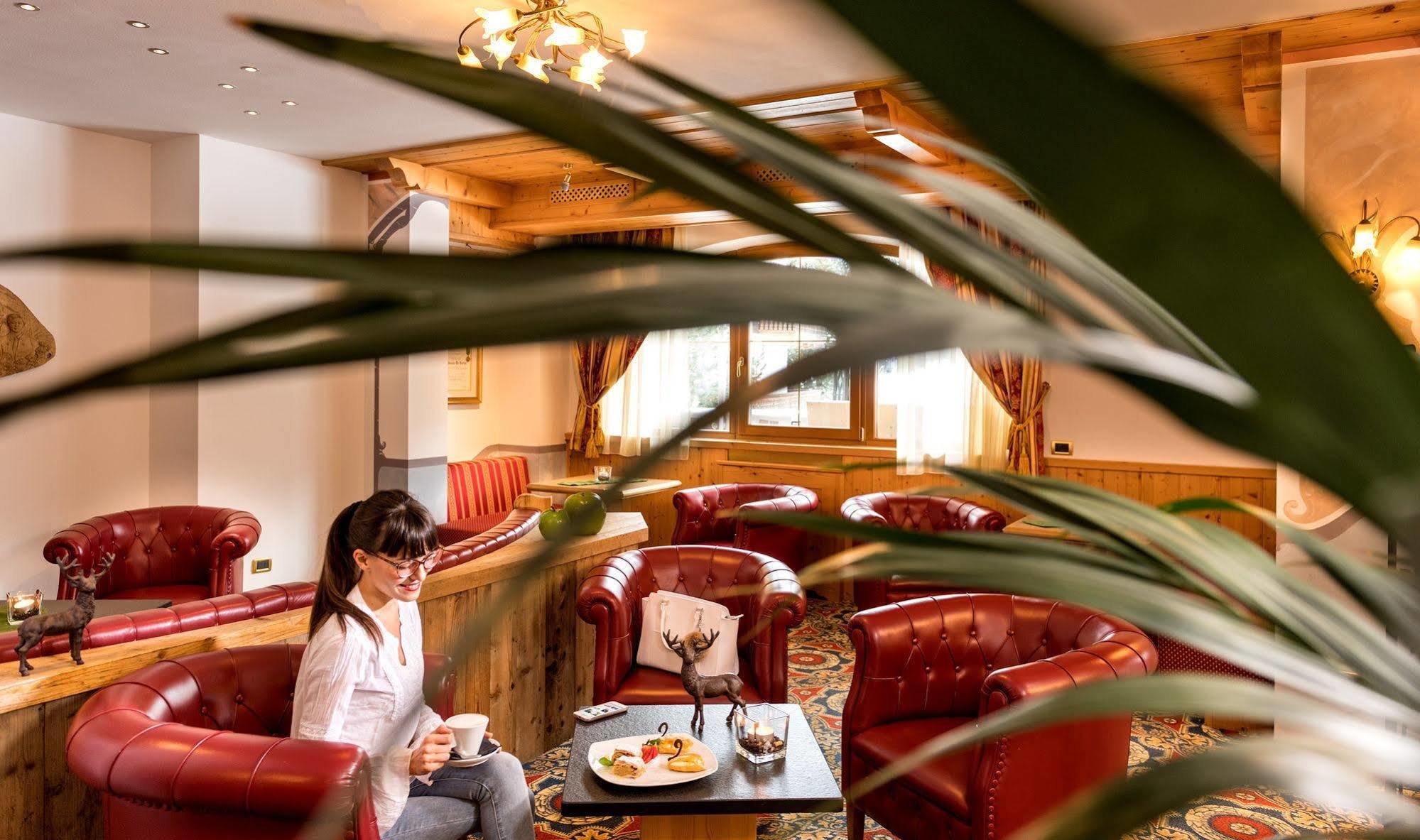 Hotel La Perla Canazei Extérieur photo