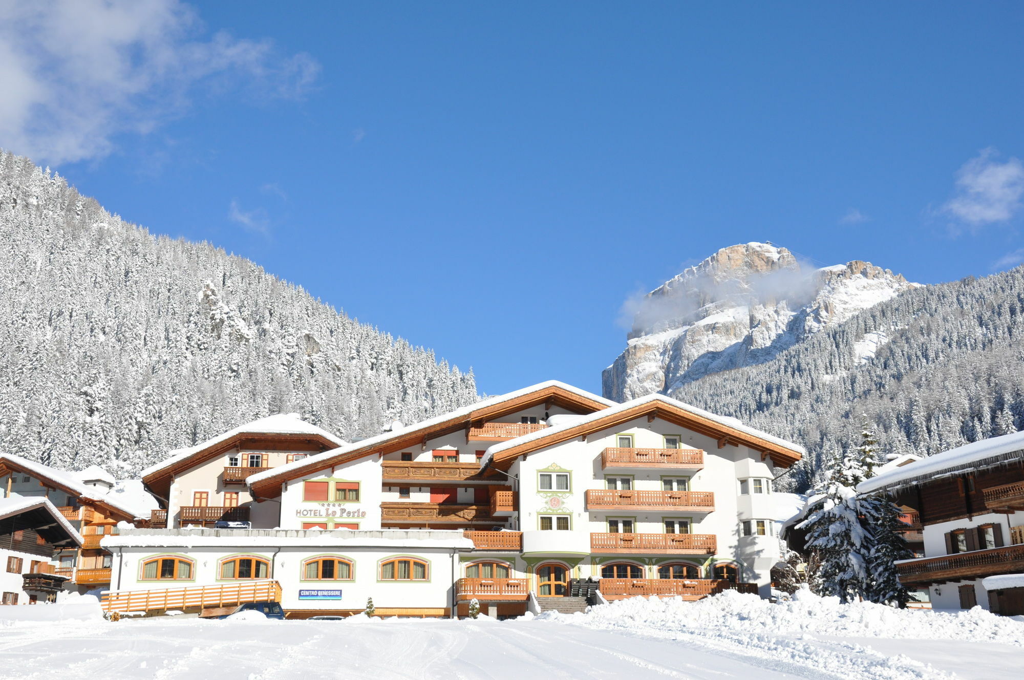Hotel La Perla Canazei Extérieur photo